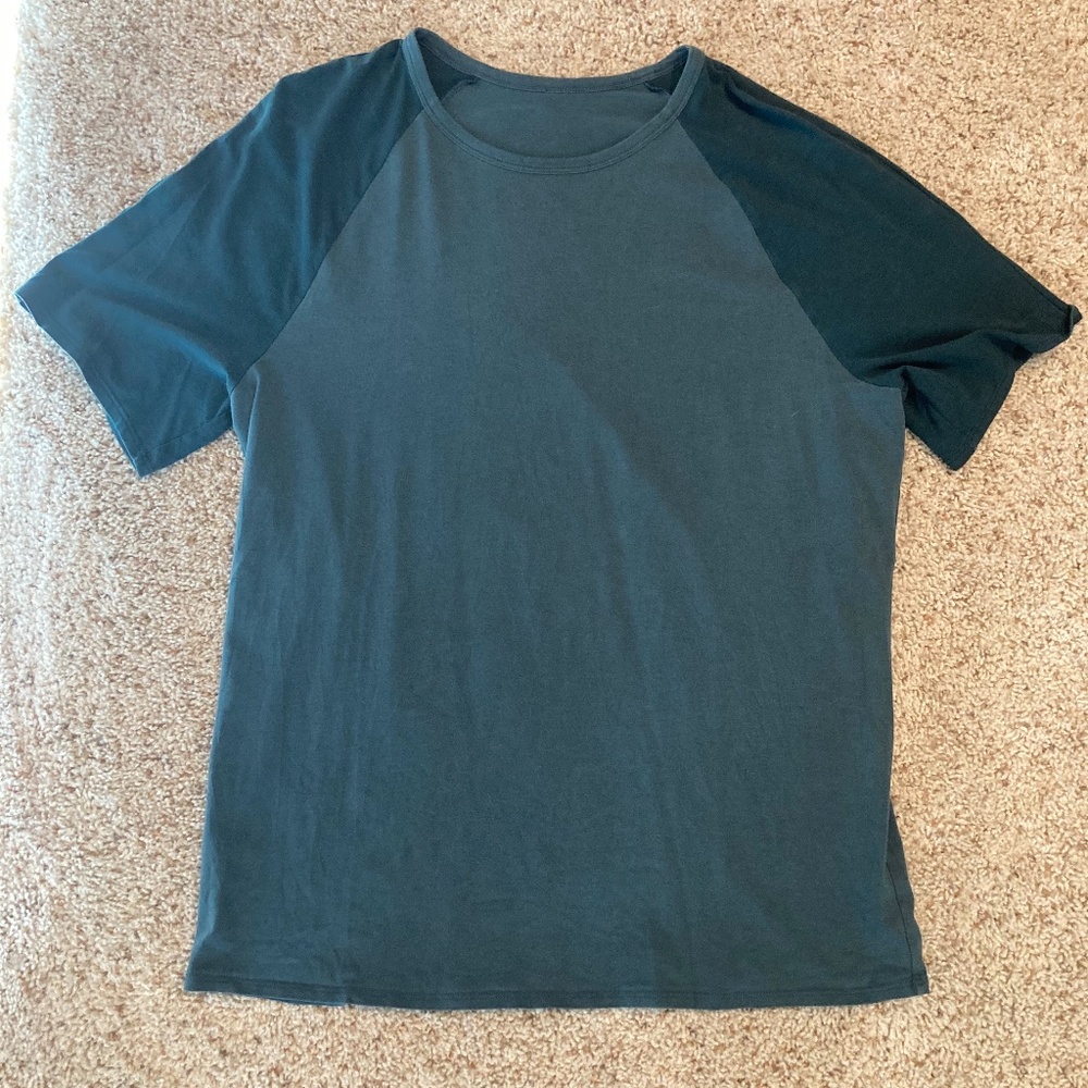 Lululemon Men's Tshirt- Green - Size Large